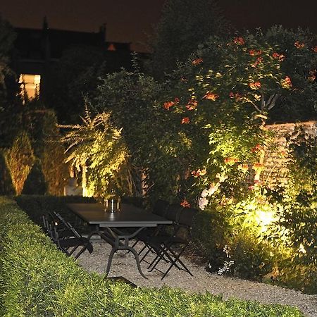B&B Un Jardin En Ville Saint-Gilles Eksteriør bilde